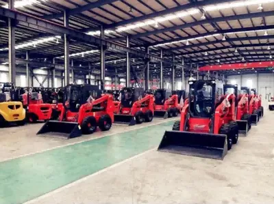 ホイールトラック式スキッドステアローダー