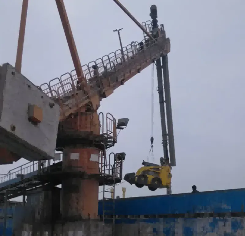 スキッドステアローダー