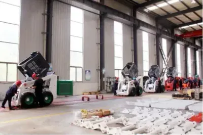 小型スキッドステア