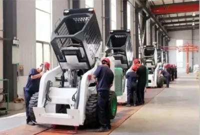 小型スキッドステア